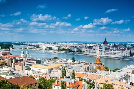 Budapest: Kultur, Geschichte und der Glanz der Kaiserzeit sind nach wie vor präsent. Beim Essen schwören die Einheimischen a...