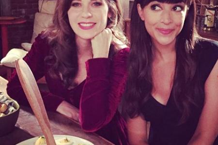 Es muss nicht immer Fleisch sein: Auch Gemüse eignet sich hervorragend für den Grill, das weiß auch Zooey Deschanel. Sie ist... Es muss nicht immer Fleisch sein: Auch Gemüse eignet sich hervorragend für den Grill, das weiß auch Zooey Deschanel. Sie ist...