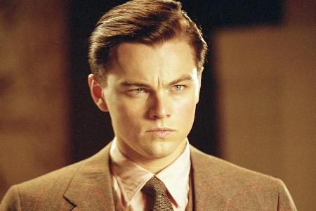 Leonardo DiCaprio als Howard Hughes in 