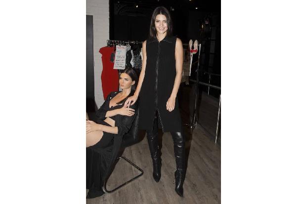 ...Besuch ihrer Wachsfigur bei Madame Tussauds in London kamen die Stiefel dann nochmals zum Einsatz. Bei so vielen Overknee...