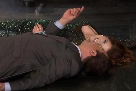 Meghan Trainor und Jimmy Fallon machen einfach auf dem Boden weiter