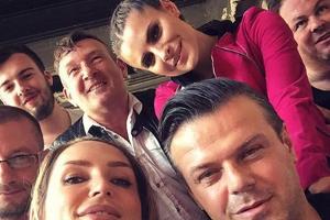 Sophia Thomalla bedankt sich züchtig bei den Fans