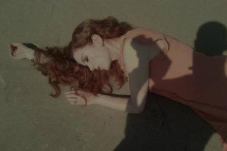 Shirley Manson im Schatten von Matt Irwin