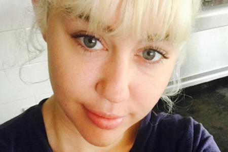 Miley Cyrus hat sich mal wieder ein Tattoo stechen lassen Miley Cyrus hat sich mal wieder ein Tattoo stechen lassen