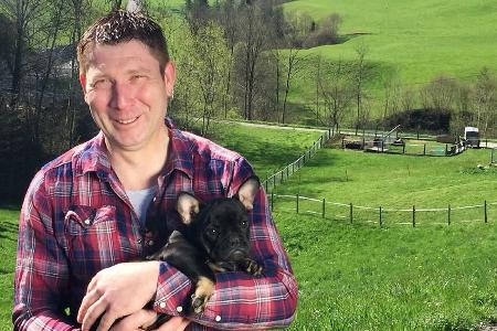 Auf dem Hof von Bauer Jeroen gibt es unter anderem Schafe, Ziegen, Zwergschweine und Hühner Auf dem Hof von Bauer Jeroen gibt es unter anderem Schafe, Ziegen, Zwergschweine und Hühner