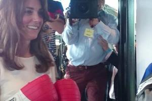Herzogin Kate probiert sich im Boxen