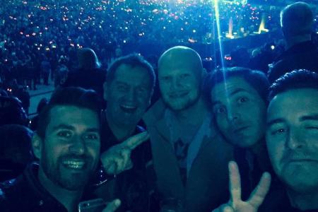 Andreas Gabalier (r.) mit Freunden beim AC/DC-Konzert in Wien Andreas Gabalier (r.) mit Freunden beim AC/DC-Konzert in Wien
