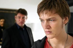 "Tatort: Mit ruhiger Hand": Das Verhältnis zwischen Professor Gann (Roeland Wiesnekker) und seinem Sohn Jonas (Vincent Redet...