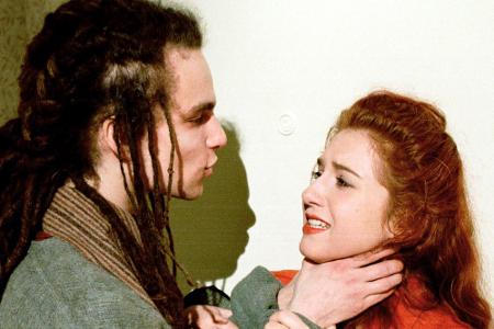 Momo (Moritz Zielke) und Iffi (Rebecca Siemoneit-Barum) wurden als Teenager schon Eltern. Heute sind sie zwar kein Paar mehr...