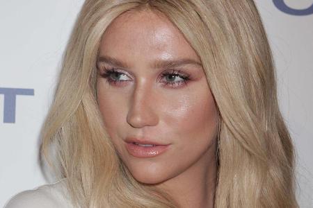 Der Rechtsstreit zwischen Kesha und ihrem Produzenten geht in die nächste Runde Der Rechtsstreit zwischen Kesha und ihrem Produzenten geht in die nächste Runde