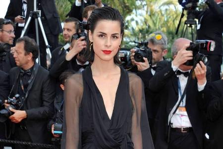 Hingucker: Lena Meyer-Landrut in einem heißen Abendkleid auf dem roten Teppich in Cannes Hingucker: Lena Meyer-Landrut in einem heißen Abendkleid auf dem roten Teppich in Cannes