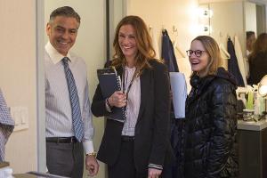 George Clooney, Julia Roberts und Regisseurin Jodie Foster am Set von "Money Monster"