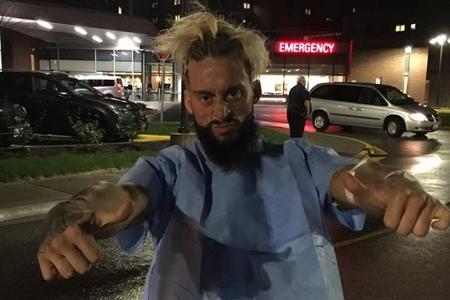 Noch etwas mitgenommen, aber nicht schwer verletzt: der Wrestler Enzo Amore Noch etwas mitgenommen, aber nicht schwer verletzt: der Wrestler Enzo Amore