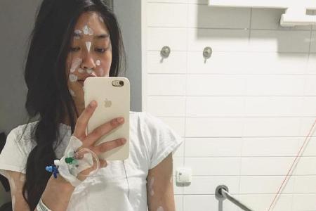 Ein Model hat immer Kraft für ein Selfie: Anuthida Ploypetch im Krankenhaus Ein Model hat immer Kraft für ein Selfie: Anuthida Ploypetch im Krankenhaus