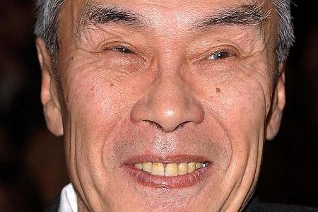 Burt Kwouk bei den National TV Awards in London im Jahr 2004 Burt Kwouk bei den National TV Awards in London im Jahr 2004