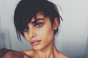Model Taylor Hill wagt eine Typveränderung