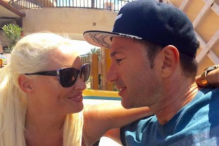 Ein Ehevertrag muss der Liebe ja keinen Abbruch tun: Daniela Katzenberger und Lucas Cordalis haben auch am Pfingstwochenende... Ein Ehevertrag muss der Liebe ja keinen Abbruch tun: Daniela Katzenberger und Lucas Cordalis haben auch am Pfingstwochenende...