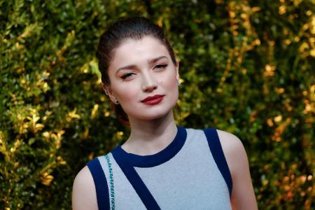 Mit U2-Frontman Bono als Vater wäre eine Musik-Karriere die logische Konsequenz gewesen. Doch Eve Hewson (23) setzt lieber a...