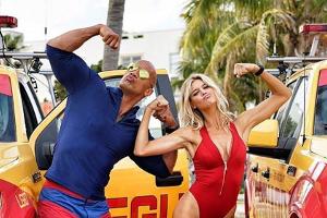 Kelly Rohrbach: So gut steht ihr der neue "Baywatch"-Badeanzug