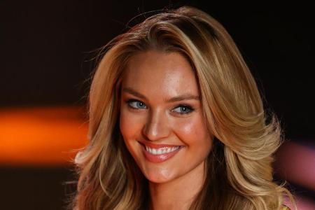 Candice Swanepoels flacher Bauch wird bald durch eine Baby-Kugel ersetzt Candice Swanepoels flacher Bauch wird bald durch eine Baby-Kugel ersetzt