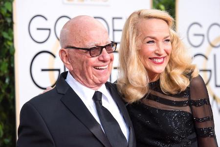 Rupert Murdoch und Jerry Hall zeigten sich bei den Golden Globes freudestrahlend auf dem roten Teppich Rupert Murdoch und Jerry Hall zeigten sich bei den Golden Globes freudestrahlend auf dem roten Teppich