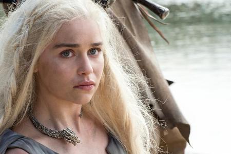 Daenerys Targaryen, gespielt von Emilia Clarke Daenerys Targaryen, gespielt von Emilia Clarke