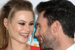 Behati Prinsloo: Erstes Kind mit Adam Levine