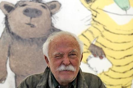 Janosch heißt eigentlich Horst Eckert und wurde am 11. März 1931 geboren Janosch heißt eigentlich Horst Eckert und wurde am 11. März 1931 geboren