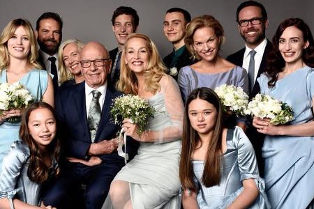 Rupert Murdoch und Jerry Hall (Mitte) präsentieren ihre Patchwork-Familie Rupert Murdoch und Jerry Hall (Mitte) präsentieren ihre Patchwork-Familie