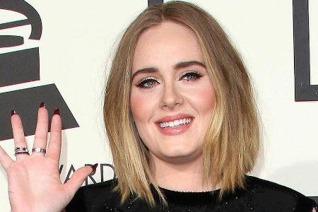 Superstar Adele scherzt über ihre vermeintliche Twerk-Einlage auf der Bühne Superstar Adele scherzt über ihre vermeintliche Twerk-Einlage auf der Bühne
