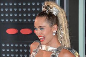 Miley Cyrus hat Hannah Montana "zerstückelt im Garten begraben"