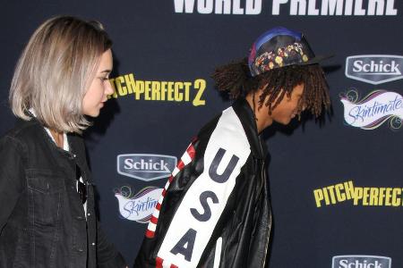 Fan-Attacke: Jaden Smith und Sarah Snyder müssen ihr Lunch-Date im New Yorker Fan-Attacke: Jaden Smith und Sarah Snyder müssen ihr Lunch-Date im New Yorker