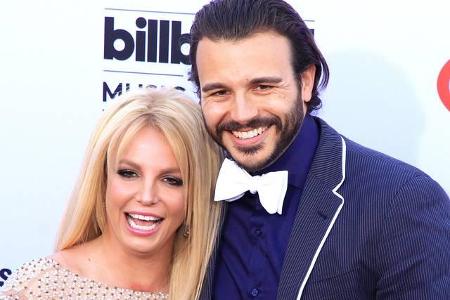 ...Frau Spears - die gerade die Trennung von Charlie Ebersol verarbeiten muss - kontert nun ziemlich frech zurück: 