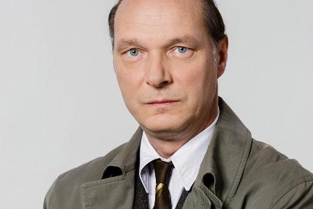 Der Hahn im Korb: Martin Brambach als Kommissariatsleiter Peter Michael Schnabel
