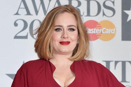 Nach dem Angriff auf ihre Privatsphäre zeigte sich Adele bestürzt Nach dem Angriff auf ihre Privatsphäre zeigte sich Adele bestürzt