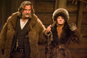 "Der Henker" John Ruth (Kurt Russell) und "Die Gefangene" Daisy Domergue (Jennifer Jason Leigh)