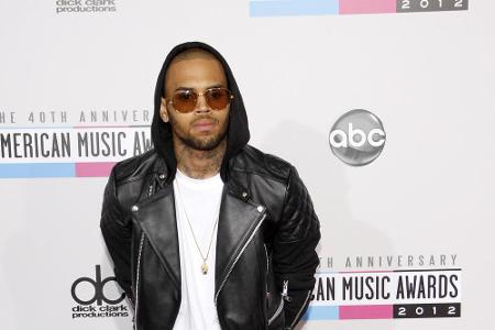 Chris Brown muss sich schweren Anschuldigungen stellen Chris Brown muss sich schweren Anschuldigungen stellen
