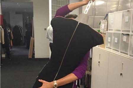 Victoria Beckham hat in ihrem Mannequin einen geeigneten Tanzpartner gefunden Victoria Beckham hat in ihrem Mannequin einen geeigneten Tanzpartner gefunden