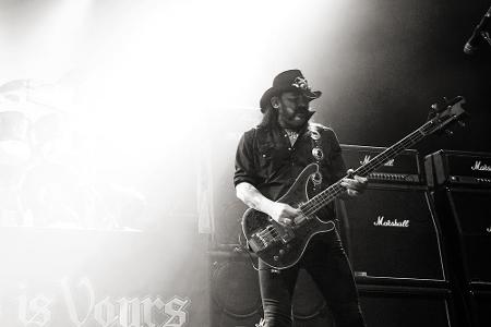 Lemmy Kilmister ist am 28. Dezember 2015 im Alter von 70 Jahren verstorben Lemmy Kilmister ist am 28. Dezember 2015 im Alter von 70 Jahren verstorben