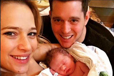 Michael Bublé und seine Frau Luisana Lopilato freuen sich über die Geburt ihres Sohnes Elias Michael Bublé und seine Frau Luisana Lopilato freuen sich über die Geburt ihres Sohnes Elias