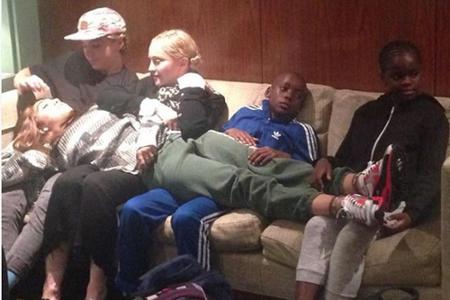 Glückliche Zeiten: Madonna zusammen mit ihren vier Kindern (v.l.n.r.) Rocco, Lourdes, David und Mercy Glückliche Zeiten: Madonna zusammen mit ihren vier Kindern (v.l.n.r.) Rocco, Lourdes, David und Mercy