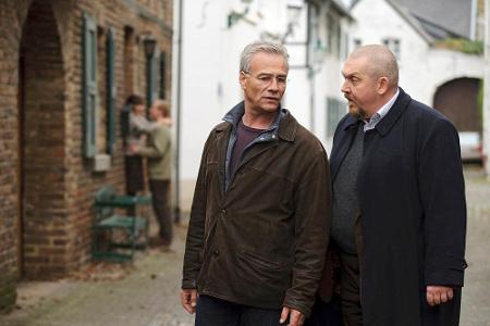 Die Kommissare Max Ballauf (Klaus J. Behrendt, l.) und Freddy Schenk (Dietmar Bär) haben keine leichte Aufgabe: sie müssen d... Die Kommissare Max Ballauf (Klaus J. Behrendt, l.) und Freddy Schenk (Dietmar Bär) haben keine leichte Aufgabe: sie müssen d...