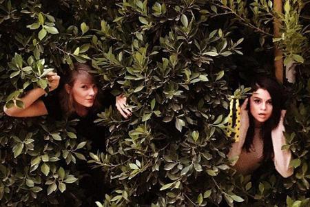 Taylor Swift und BFF Selena Gomez beweisen Humor Taylor Swift und BFF Selena Gomez beweisen Humor