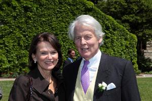 Anton-Wolfgang Graf von Faber-Castell mit seiner Ehefrau Mary Hogan bei der Hochzeit seines Sohnes im Jahr 2012