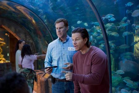 Selbst beim Besuch im Aquarium buhlen Brad (Will Ferrell) und Dusty (Mark Wahlberg) um die Gunst der Kinder