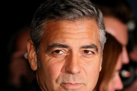 Dass zum zweiten Mal in Folge ausschließlich weiße Schauspieler für die Oscars nominiert sind, stößt auch George Clooney sau... Dass zum zweiten Mal in Folge ausschließlich weiße Schauspieler für die Oscars nominiert sind, stößt auch George Clooney sau...