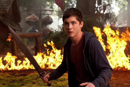 Percy Jackson (Logan Lerman) kämpft erneut gegen bitterböse Kreaturen der Unterwelt Percy Jackson (Logan Lerman) kämpft erneut gegen bitterböse Kreaturen der Unterwelt