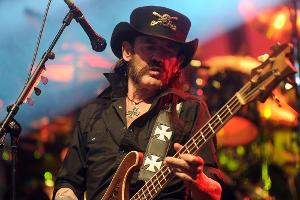 Lemmy: Milchwerbung als Hommage an den Whisky-Liebhaber