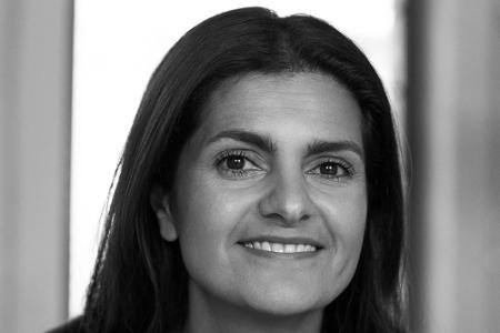 Chefdesignerin Leyla Piedayesh gründete ihr Label lala Berlin im Jahr 2004 - auf der Berliner Fashion Week präsentiert sie a... Chefdesignerin Leyla Piedayesh gründete ihr Label lala Berlin im Jahr 2004 - auf der Berliner Fashion Week präsentiert sie a...