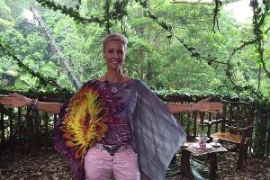 Sonja Zietlow versteigert erneut ihre Dschungel-Outfits